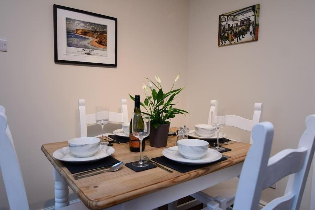Loveyork Priory Apartment - Central With Parking Екстер'єр фото
