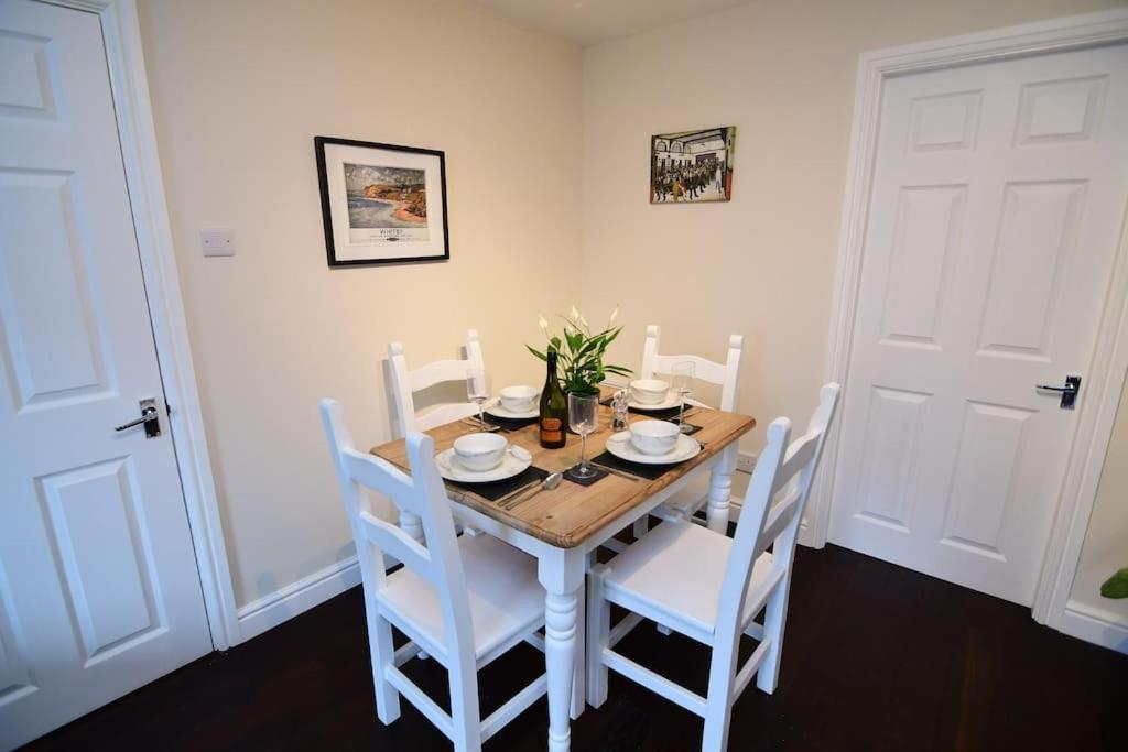 Loveyork Priory Apartment - Central With Parking Екстер'єр фото