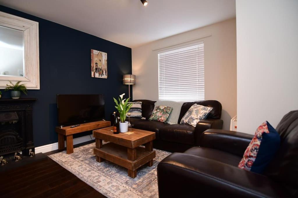 Loveyork Priory Apartment - Central With Parking Екстер'єр фото