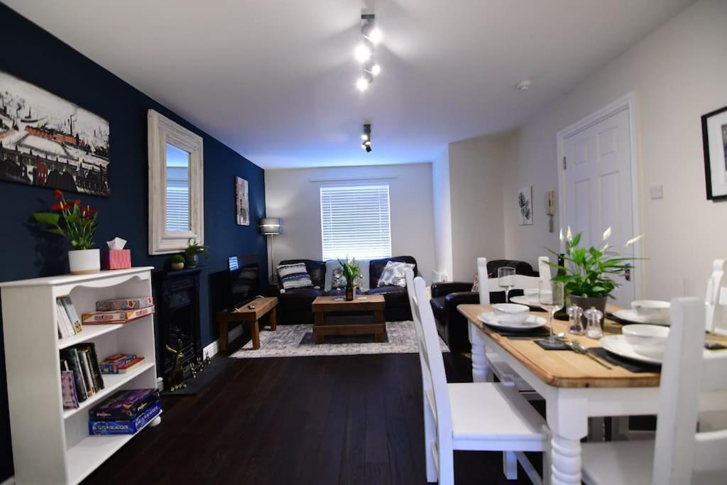 Loveyork Priory Apartment - Central With Parking Екстер'єр фото