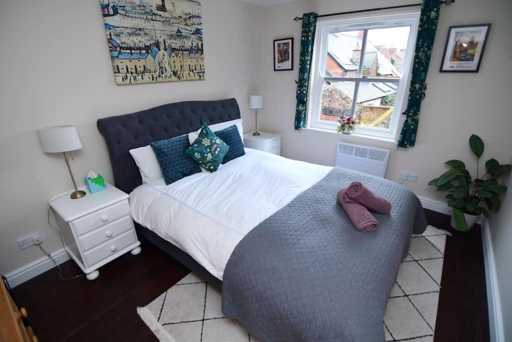 Loveyork Priory Apartment - Central With Parking Екстер'єр фото