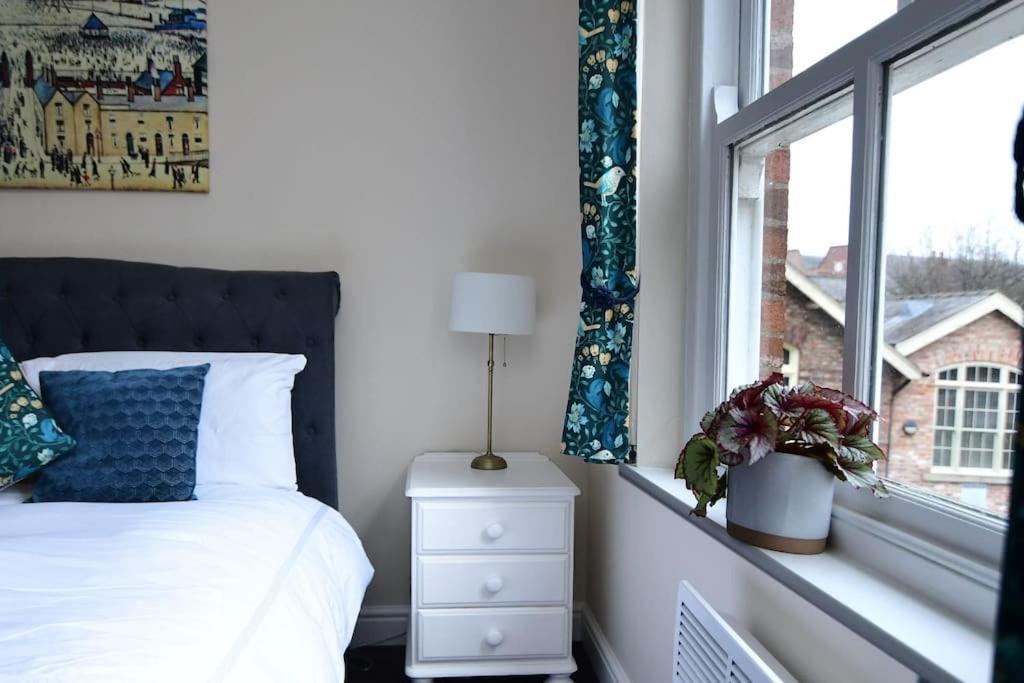Loveyork Priory Apartment - Central With Parking Екстер'єр фото
